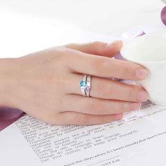 personalized ring on model from glamcarat.com